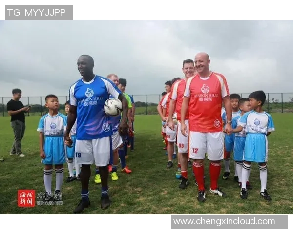 前队友：曾和马拉多纳开车出行，交警把咱们拦住只为和他合影